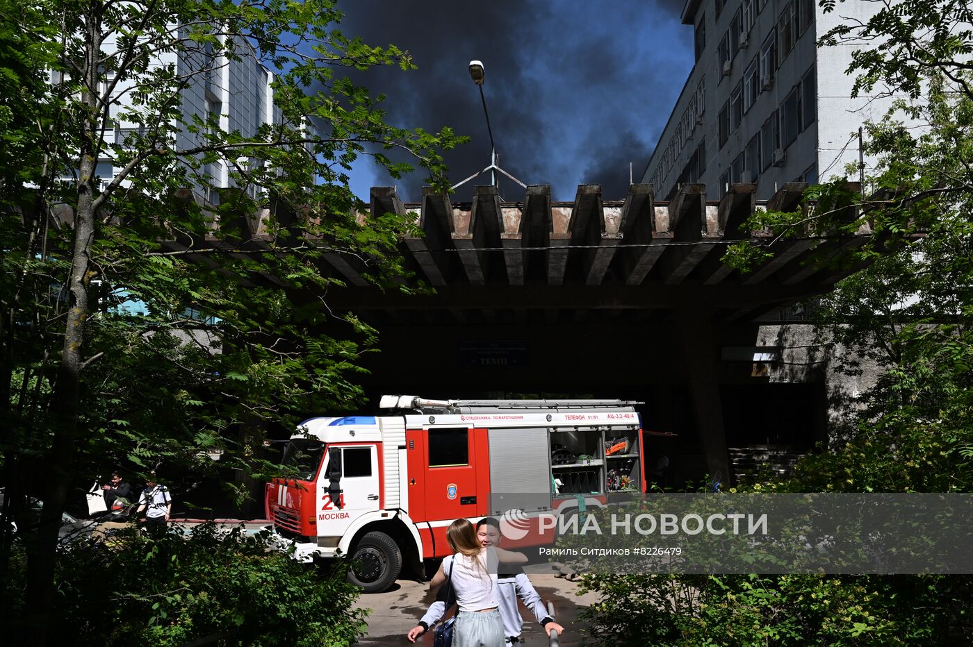 Пожар в промзоне на юге Москвы 