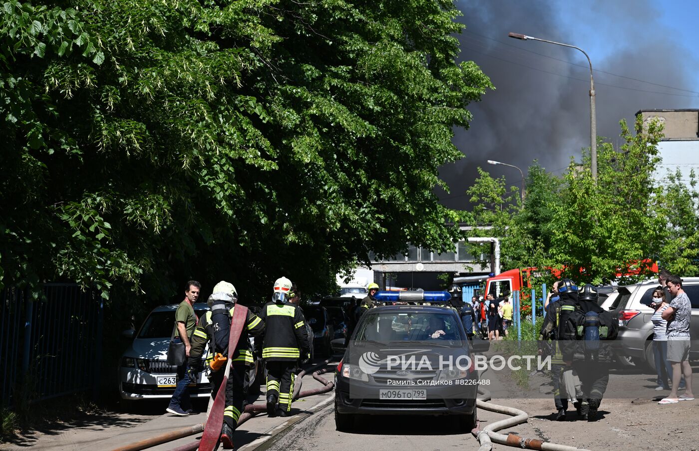 Пожар в промзоне на юге Москвы 