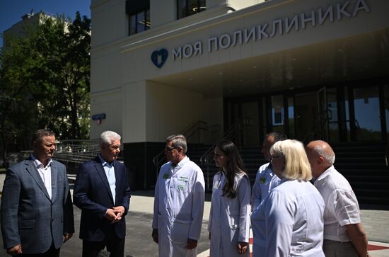 С. Собянин осмотрел ход работ по капитальному ремонту учреждений здравоохранения в Капотне