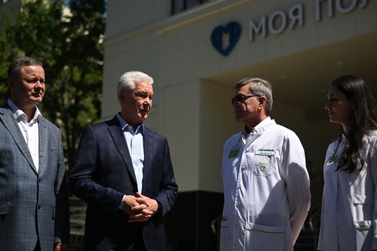 С. Собянин осмотрел ход работ по капитальному ремонту учреждений здравоохранения в Капотне