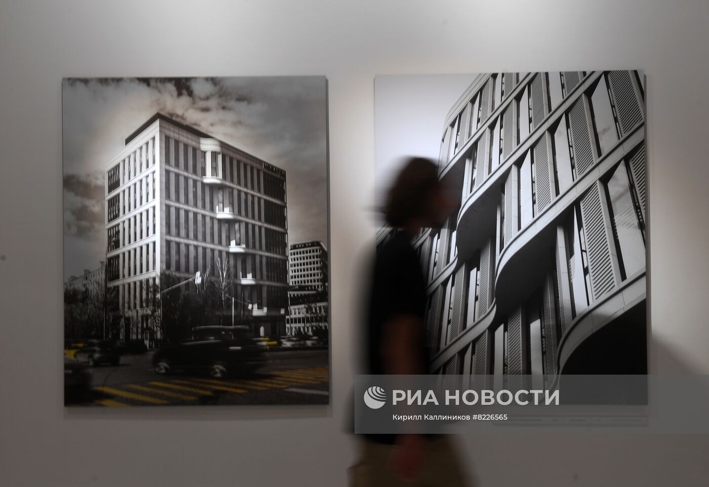 Выставка фотографий современной архитектуры "Москва. Реальное"