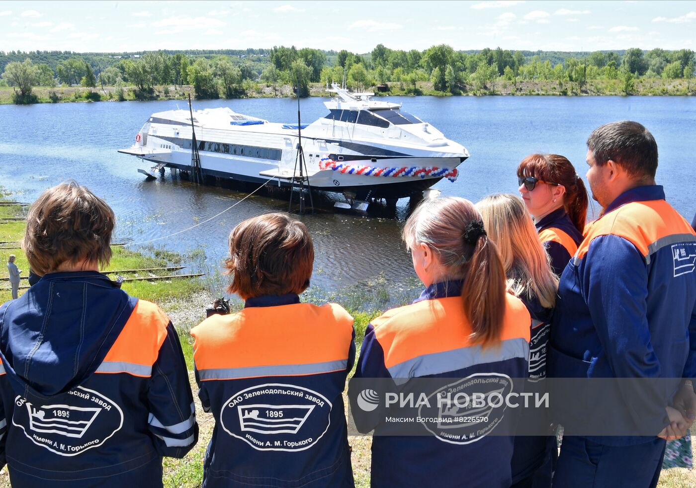 Спуск на воду скоростного пассажирского судна "Метеор-2020" в Татарстане