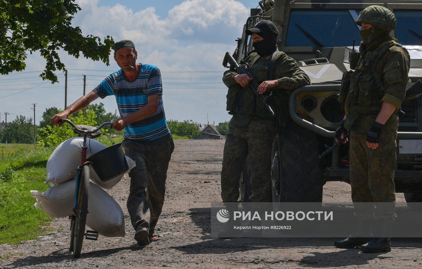 Мирная жизнь в одном из поселков Харьковской области