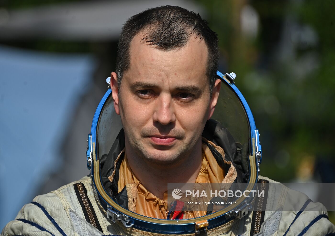 Тренировки экипажа МКС-70 по действиям после посадки спускаемого аппарата на водную поверхность