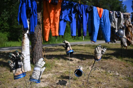 Тренировки экипажа МКС-70 по действиям после посадки спускаемого аппарата на водную поверхность