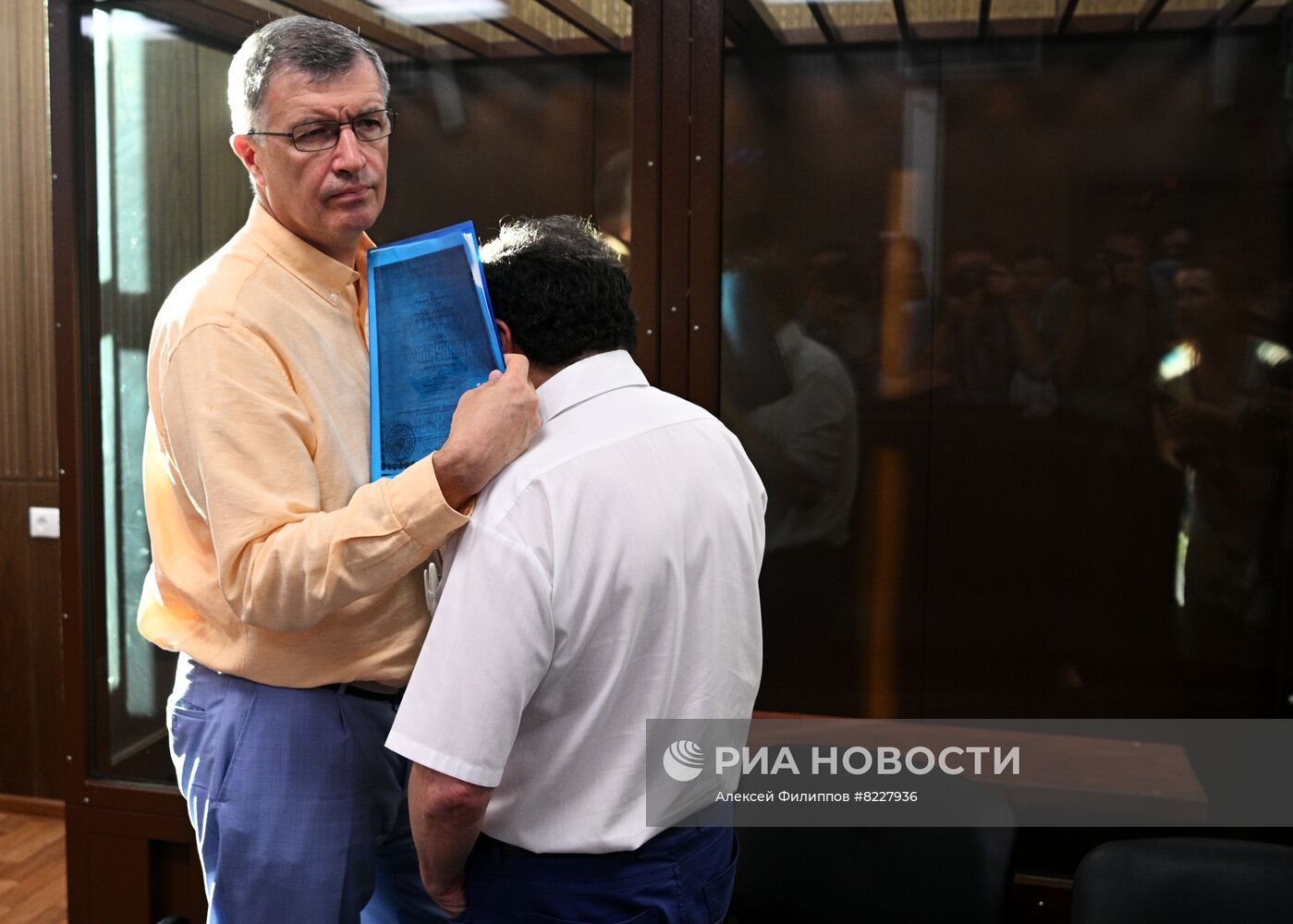 Избрание меры пресечения ректору РАНХиГС В. Мау