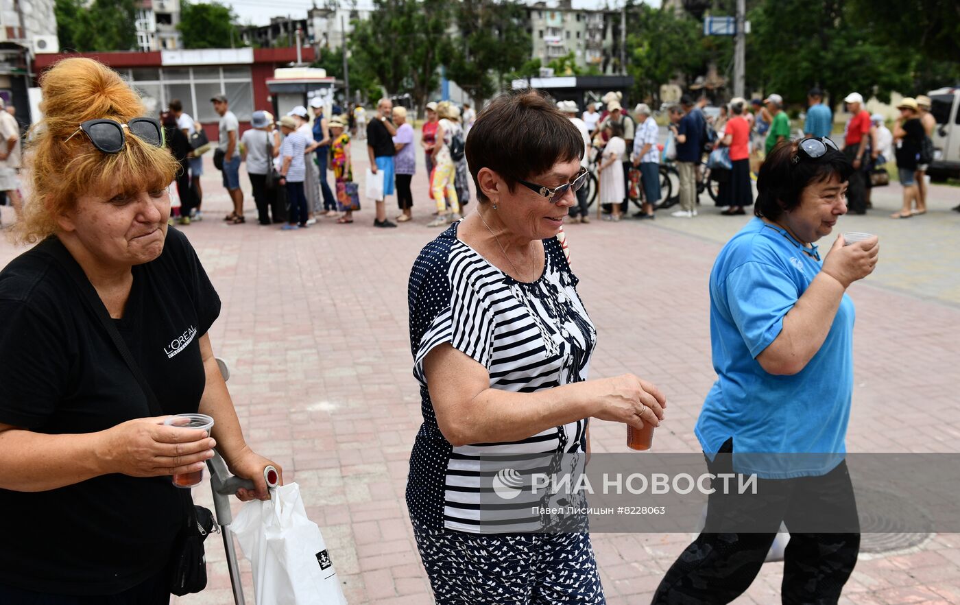 Работа полевой кухни минобороны РФ в Мариуполе