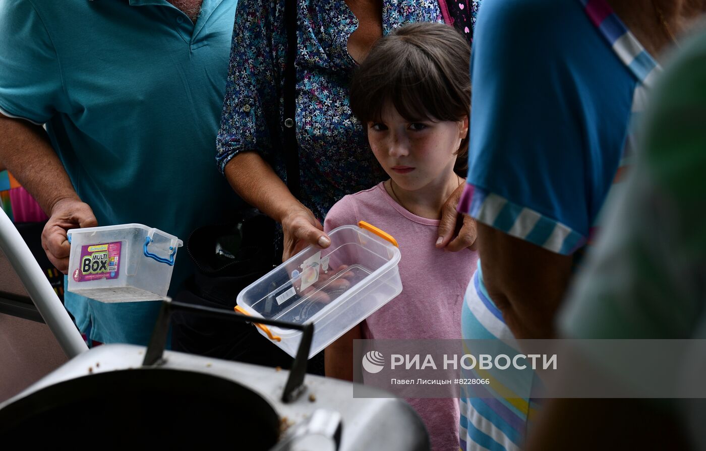 Работа полевой кухни минобороны РФ в Мариуполе