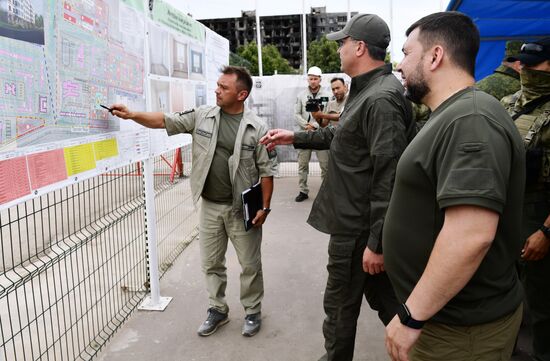 Военные строители из РФ возводят жилые дома в Мариуполе