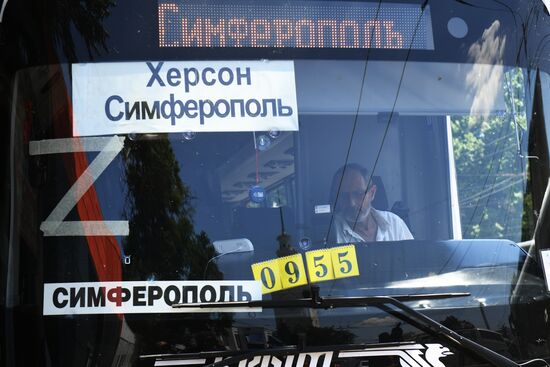 Первые за восемь лет пассажирские автобусы начинают курсировать между Крымом, Херсоном и Мелитополем