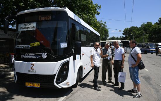 Первые за восемь лет пассажирские автобусы начинают курсировать между Крымом, Херсоном и Мелитополем