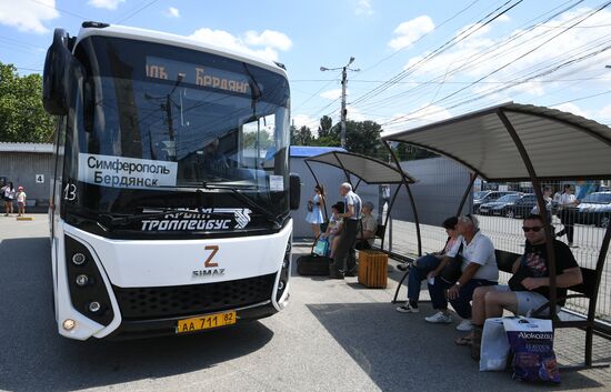 Первые за восемь лет пассажирские автобусы начинают курсировать между Крымом, Херсоном и Мелитополем