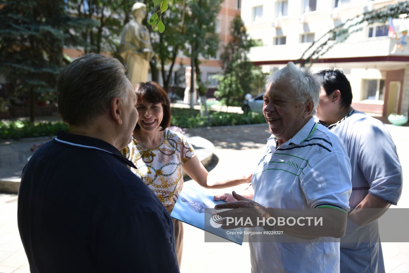 Передача гумпомощи в донецкую больницу