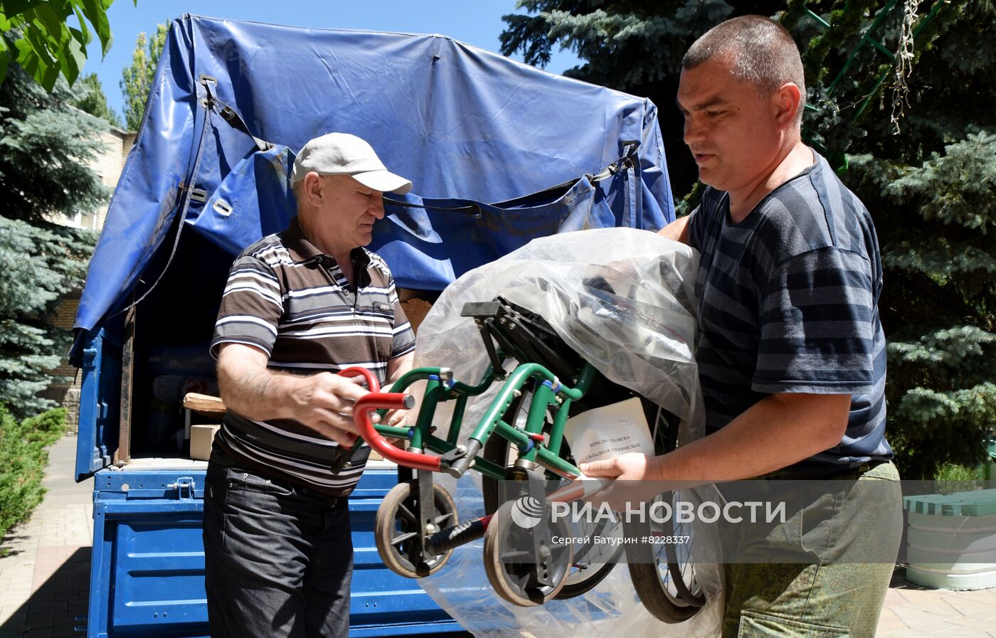 Передача гумпомощи в донецкую больницу