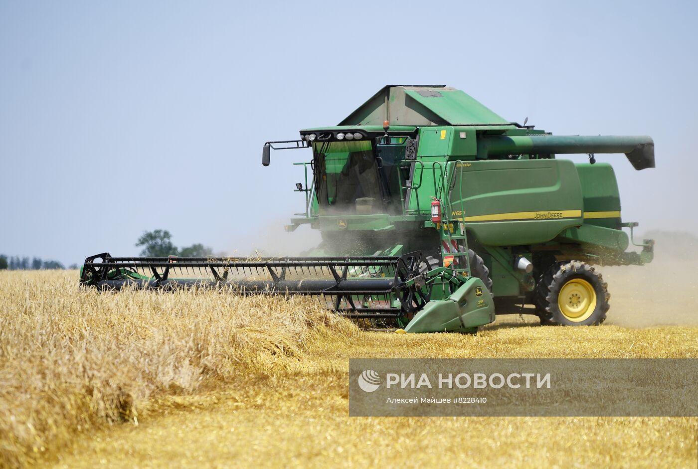 Сбор урожая пшеницы в Запорожской области