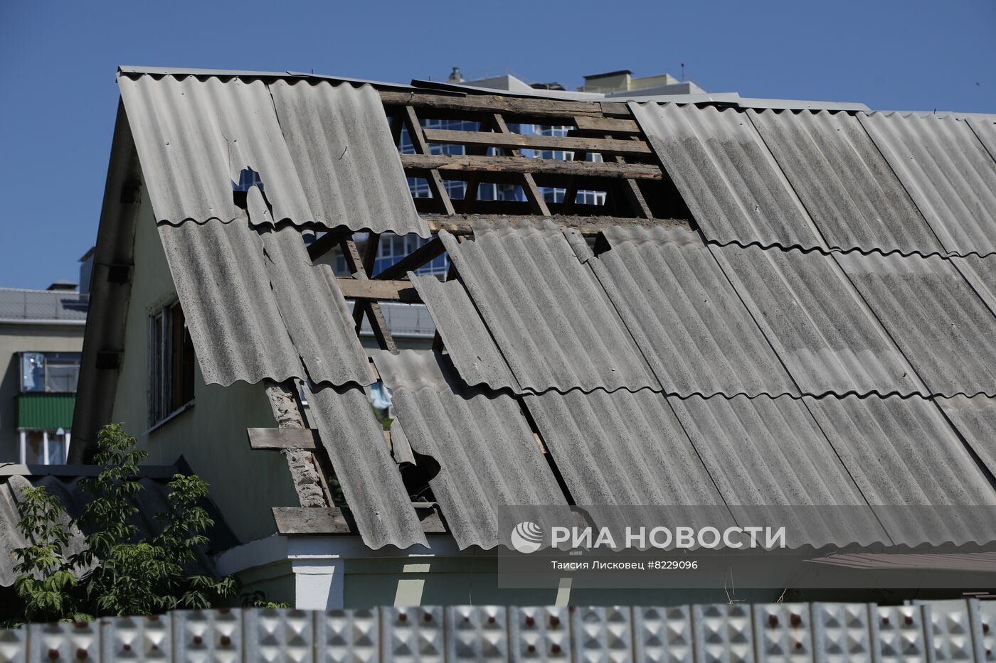 В Белгороде повреждены десятки домов вследствие ракетного удара ВСУ