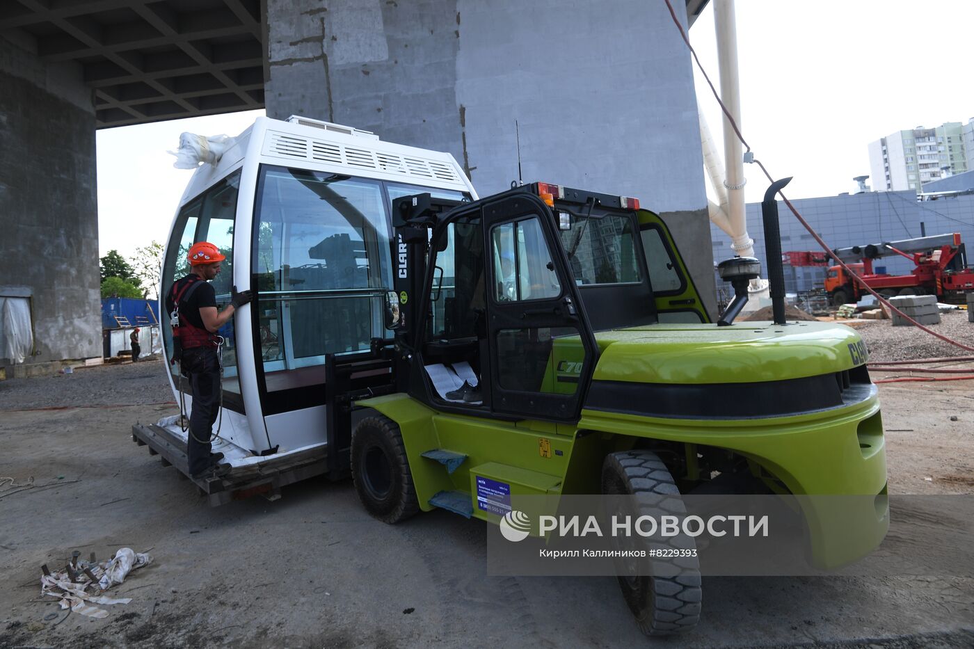 На колесе обозрения "Солнце Москвы" начали устанавливать кабины