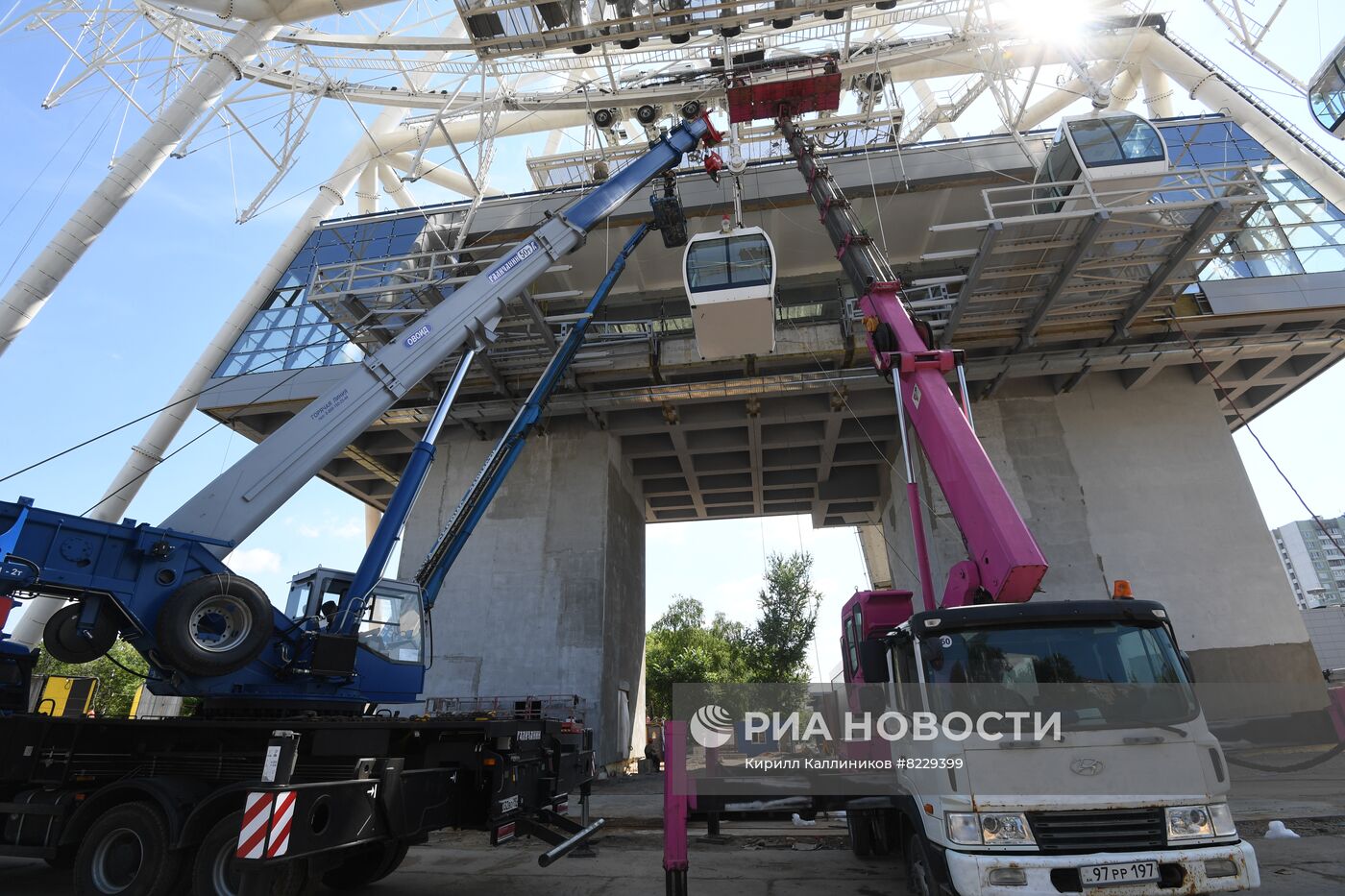 На колесе обозрения "Солнце Москвы" начали устанавливать кабины