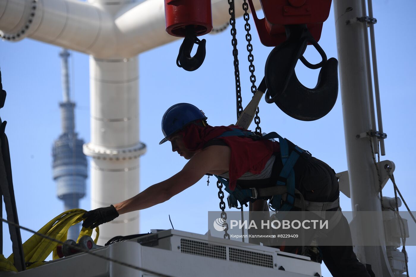 На колесе обозрения "Солнце Москвы" начали устанавливать кабины