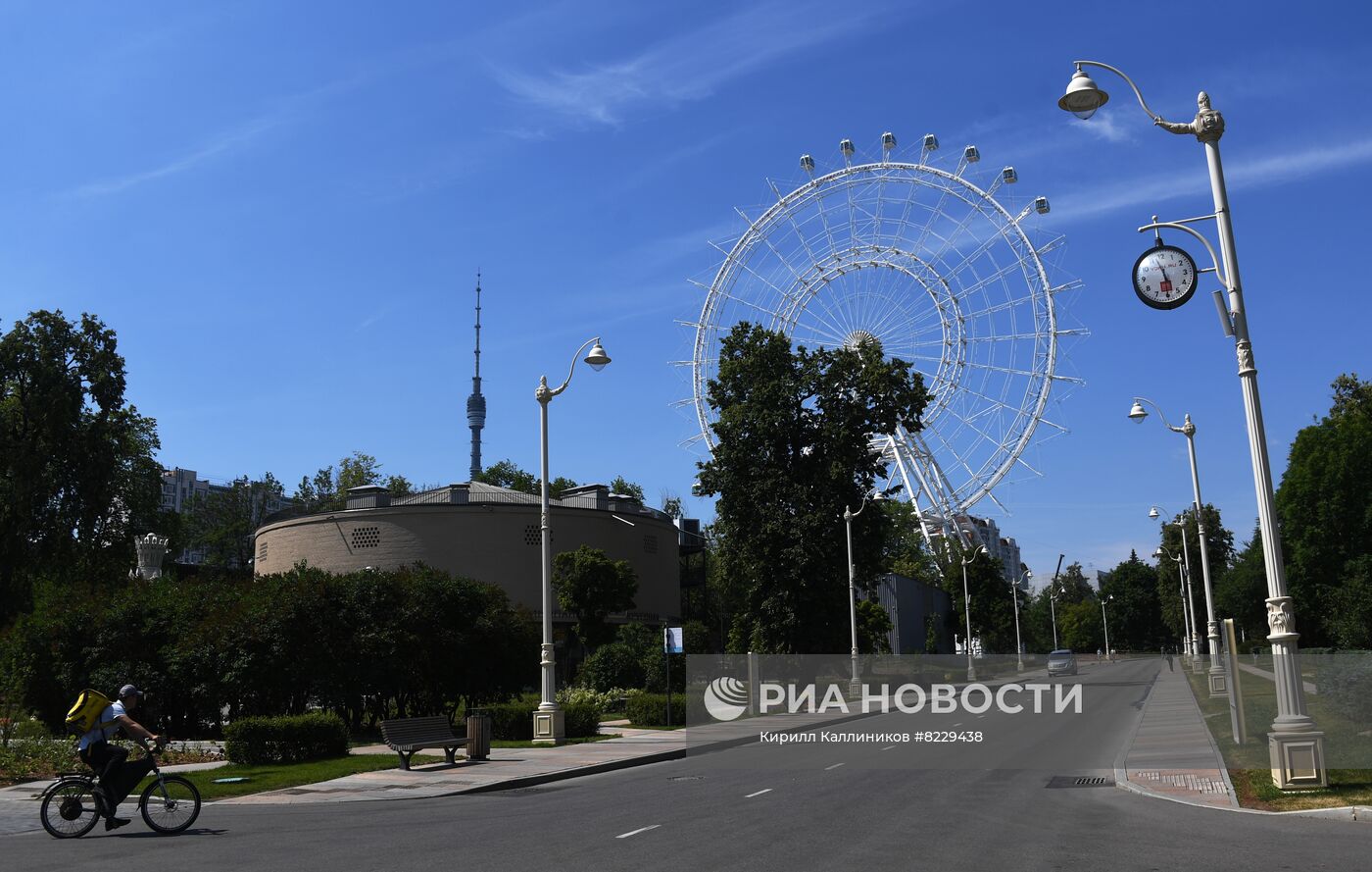 На колесе обозрения "Солнце Москвы" начали устанавливать кабины