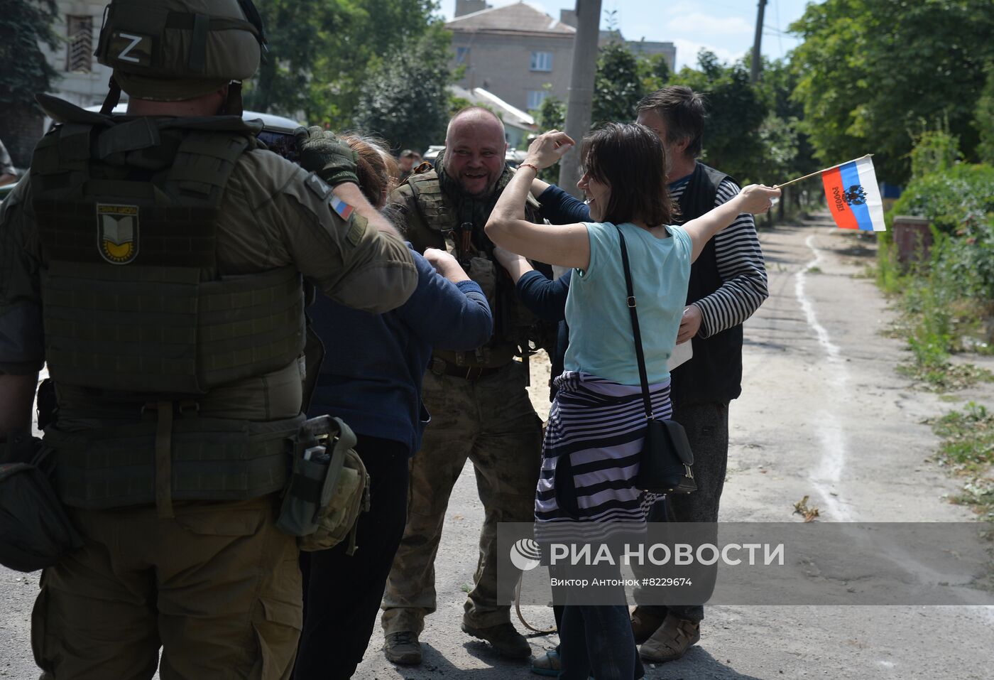 Освобожденный Лисичанск возвращается к мирной жизни