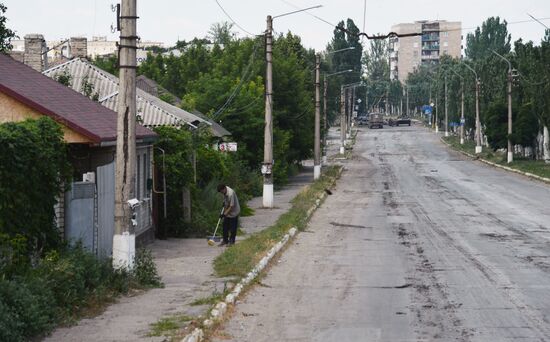 Освобожденный Лисичанск возвращается к мирной жизни