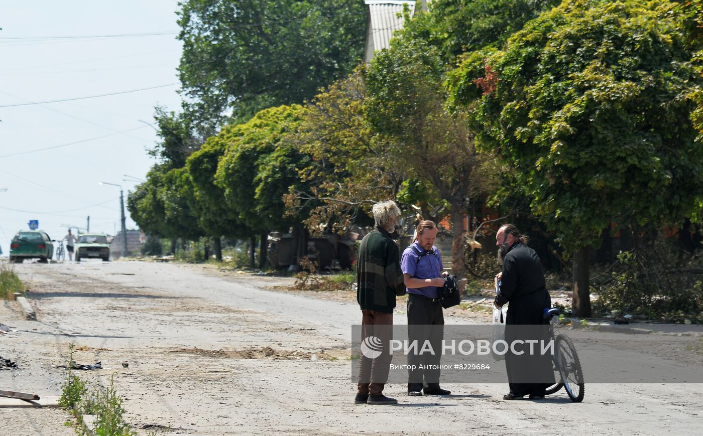 Освобожденный Лисичанск возвращается к мирной жизни