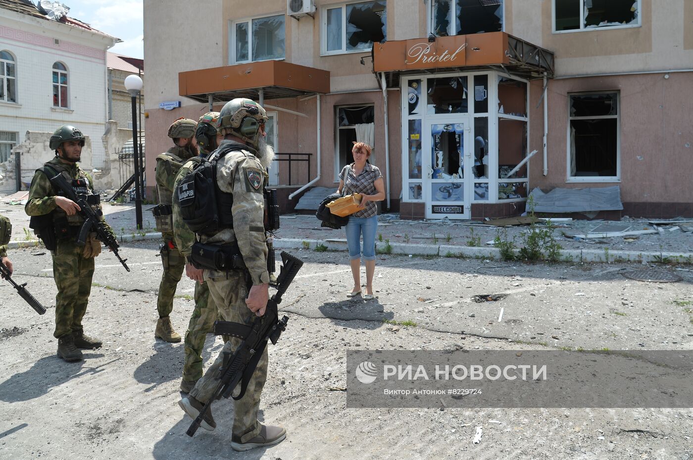 Освобожденный Лисичанск возвращается к мирной жизни