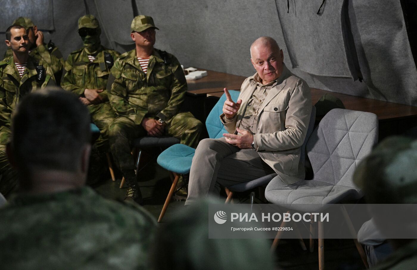 Генеральный директор медиагруппы "Россия сегодня" Д. Киселев посетил Российский университет спецназа в Гудермесе