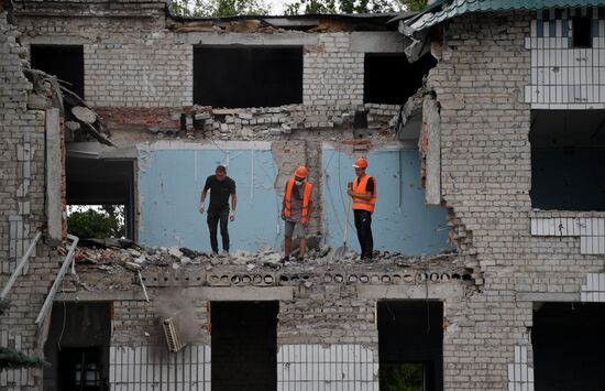 Повседневная мирная жизнь в Волновахе