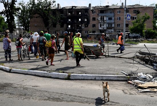 Повседневная мирная жизнь в Волновахе