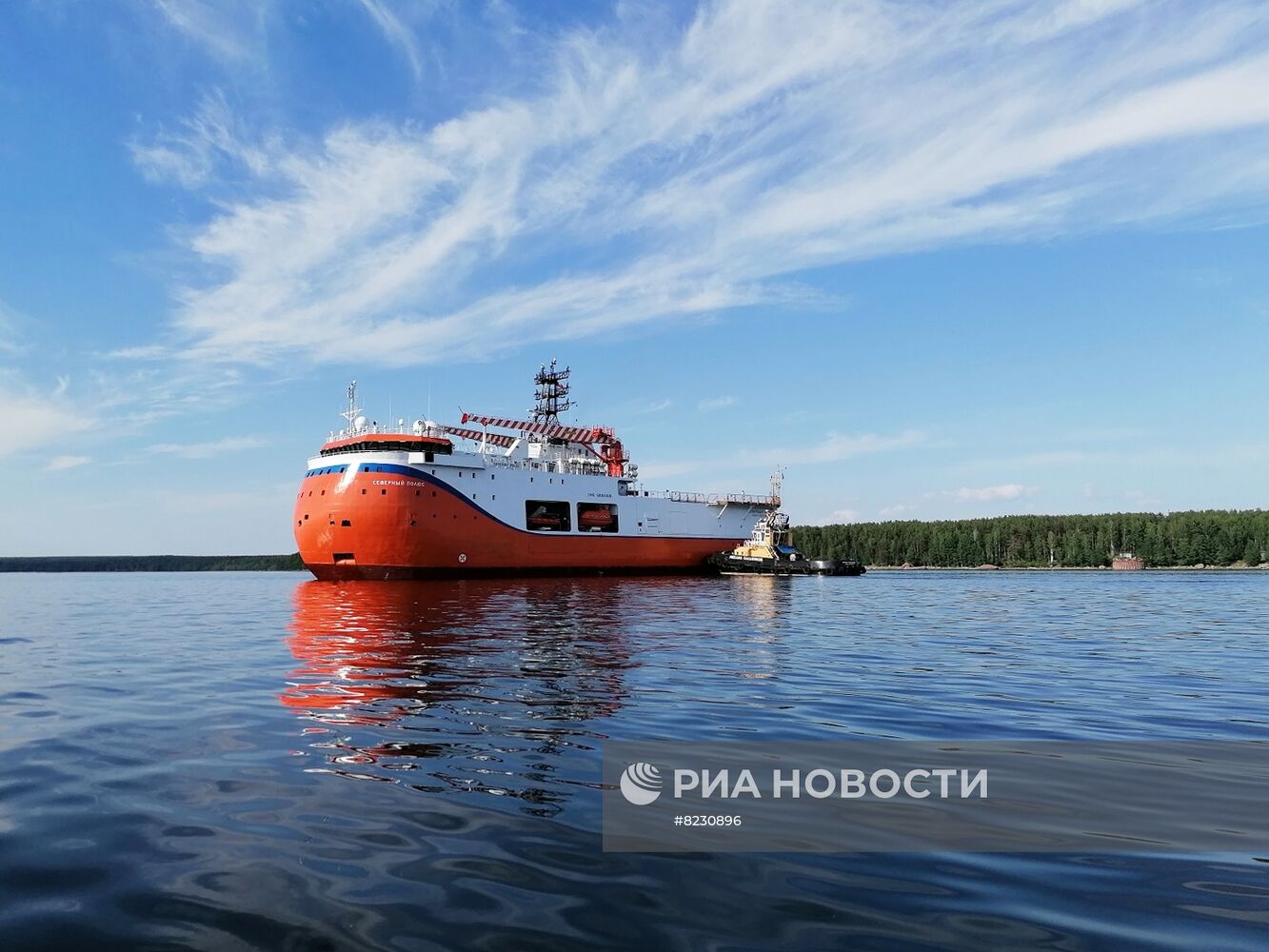 Завершен контрольный этап ходовых испытаний платформы "Северный полюс"