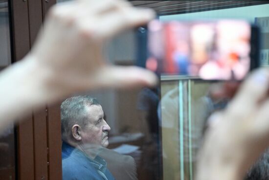 Избрание меры пресечения фигурантам дела о превышении полномочий в полиции Петербурга