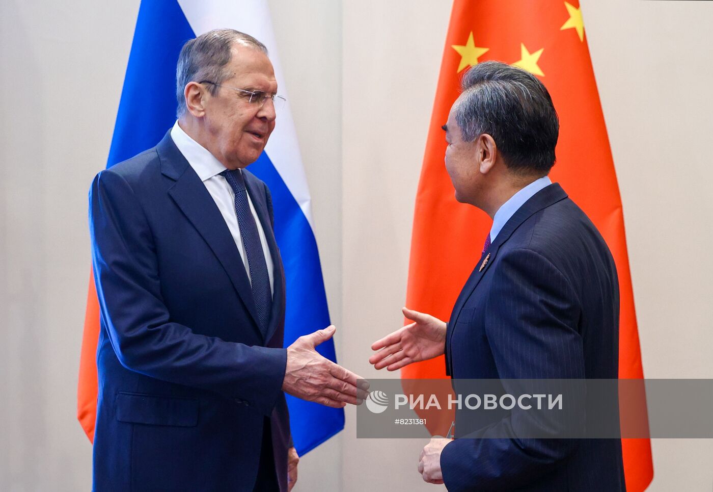 Глава МИД РФ С. Лавров принимает участие в СМИД G20 в Индонезии