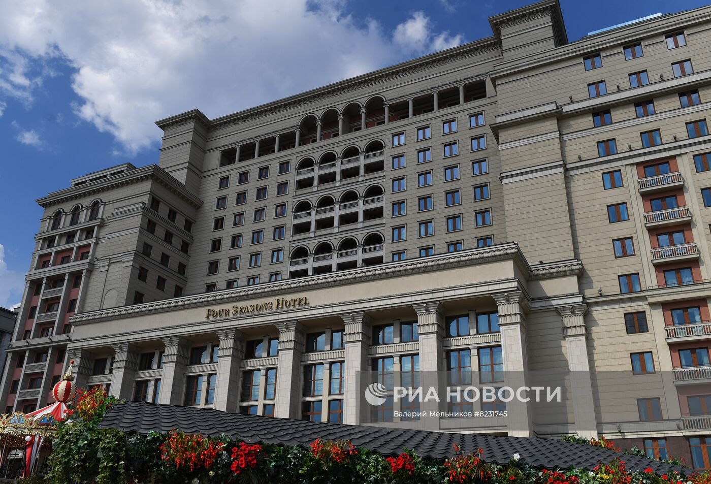 Гостиница Four Seasons в Москве будет переименована в Legend of Moscow