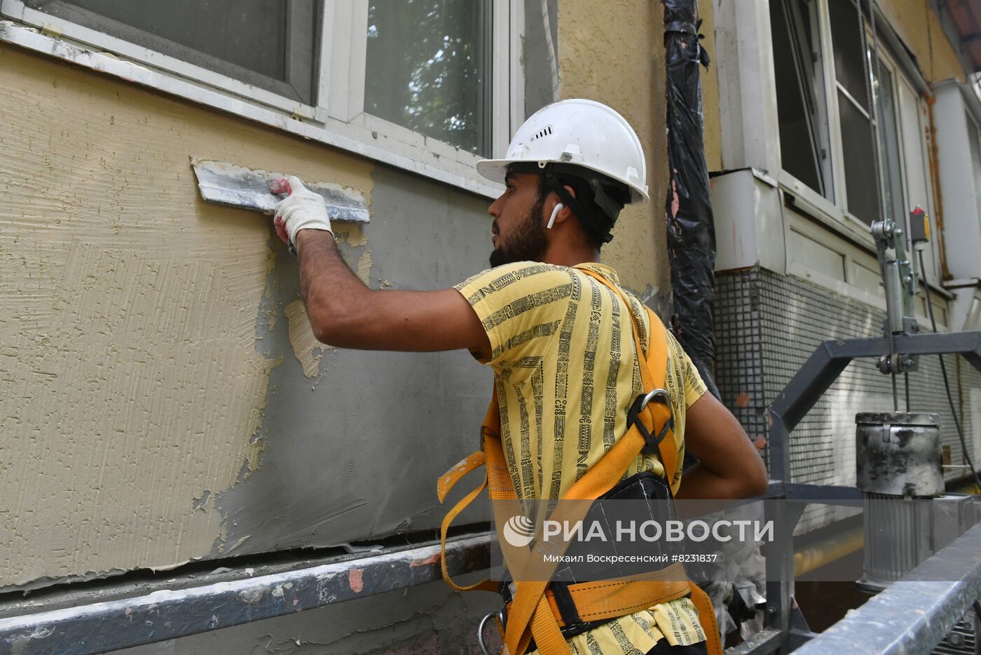 Восстановление фасада одного из самых длинных жилых домов Москвы