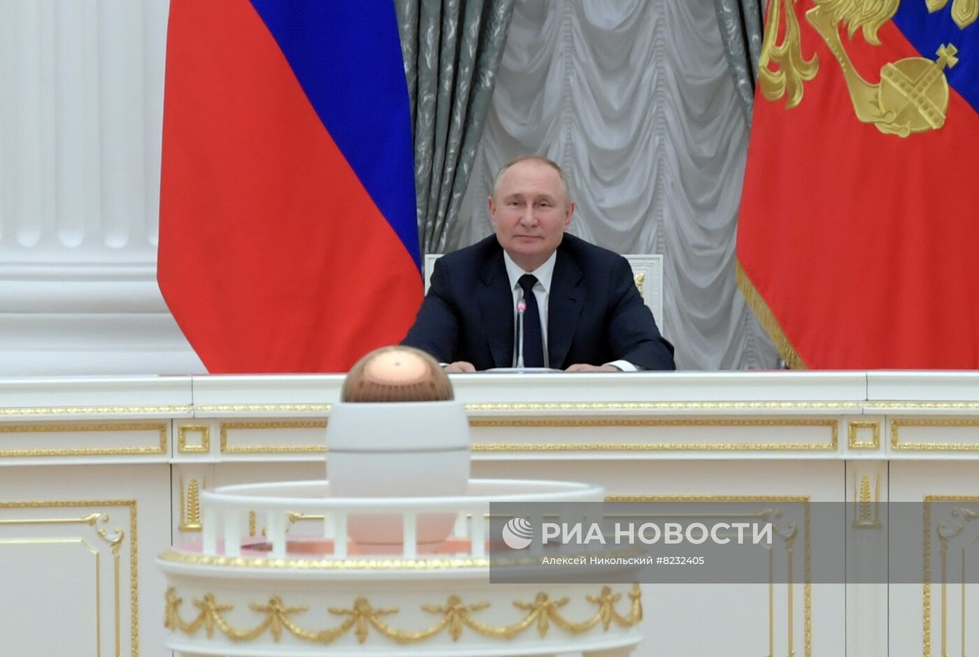 Встреча президента РФ В. Путина с руководителями Государственной Думы РФ и лидерами фракций Госдумы