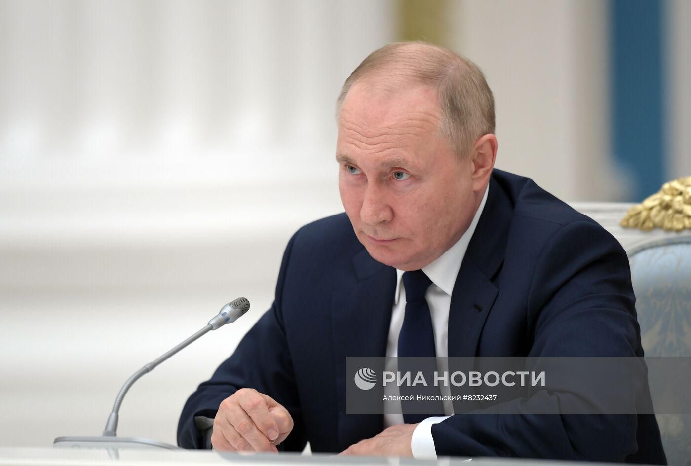 Встреча президента РФ В. Путина с руководителями Государственной Думы РФ и лидерами фракций Госдумы