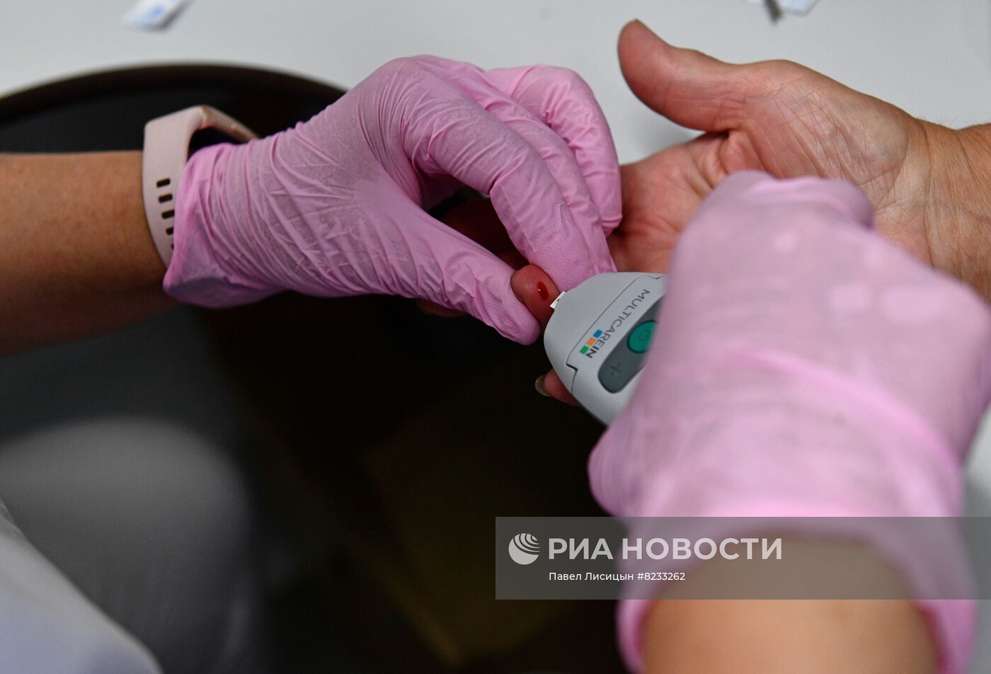 Передвижной медкомплекс с врачами из Тульской области в Мариуполе