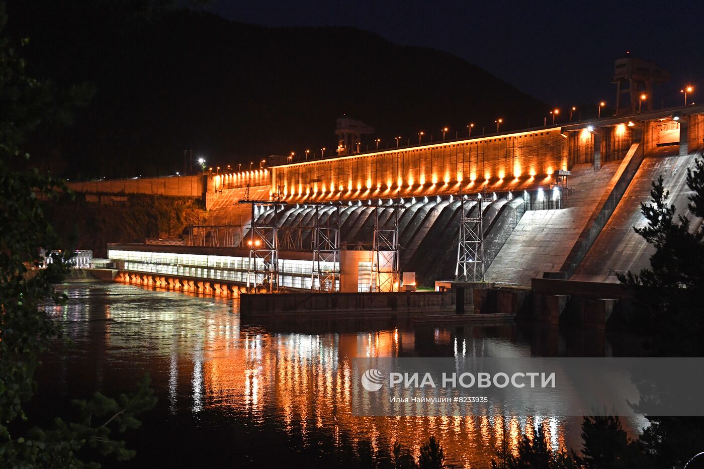 Виды Красноярской ГЭС