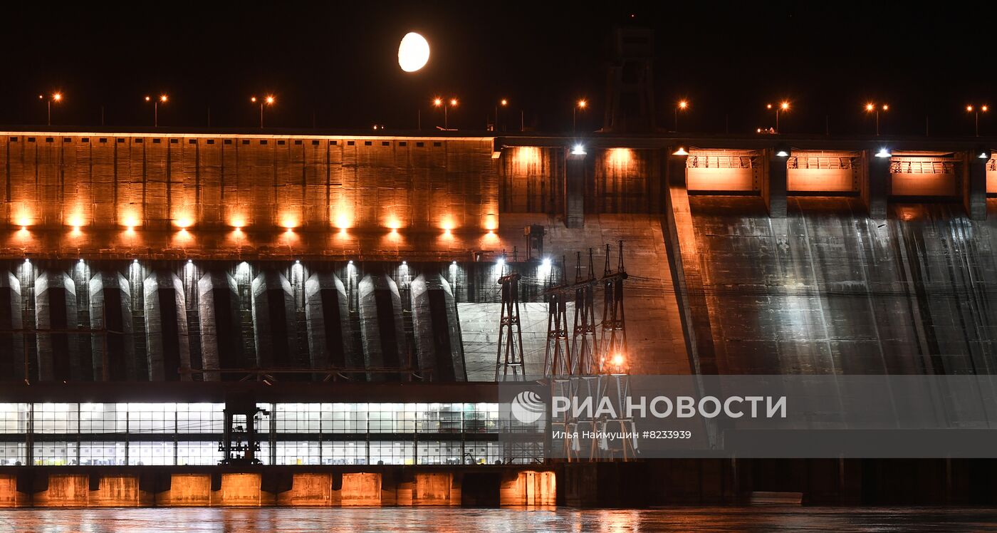 Виды Красноярской ГЭС