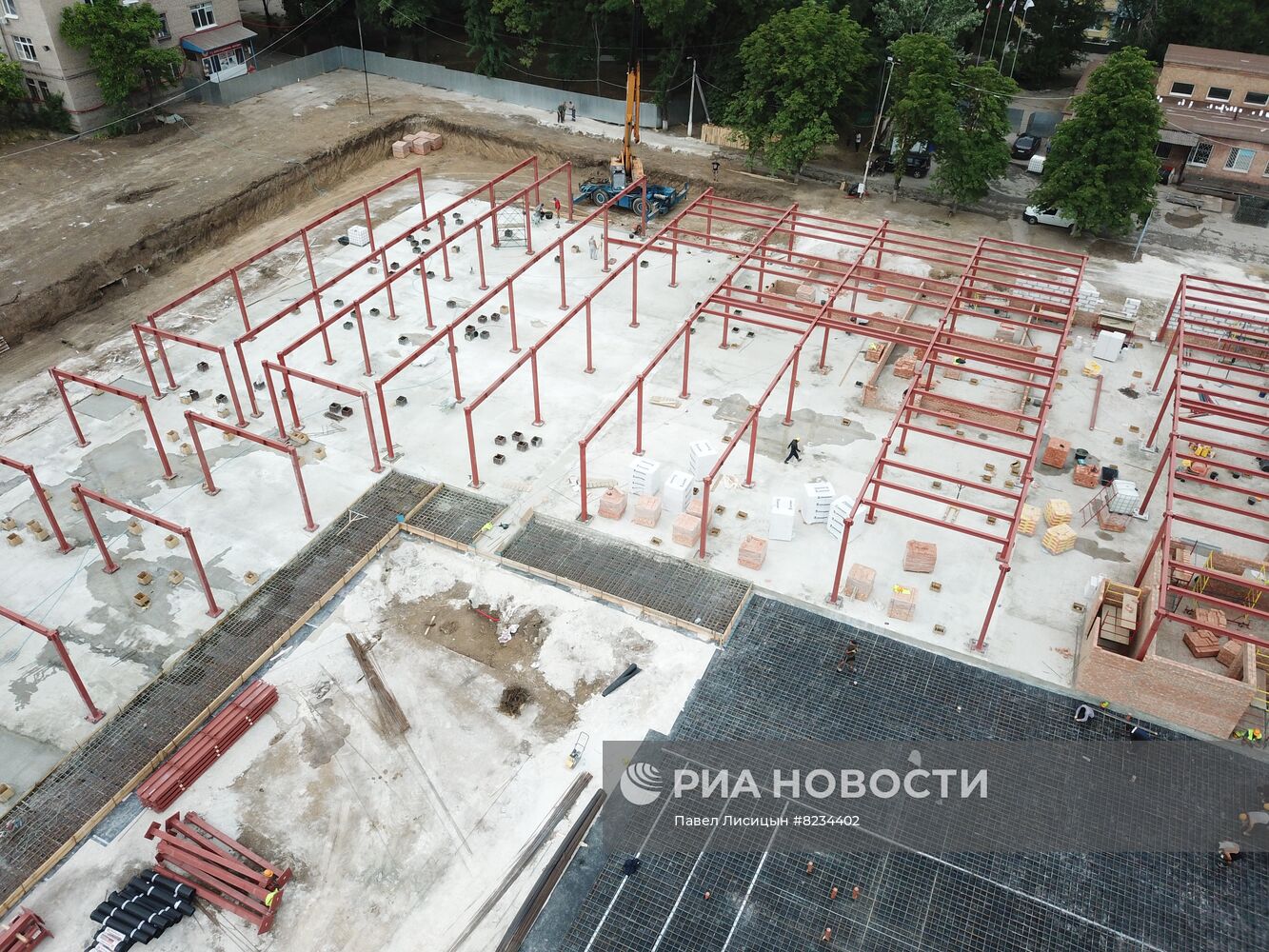 Строительство госпиталя и жилых домов бригадами МО РФ в Мариуполе