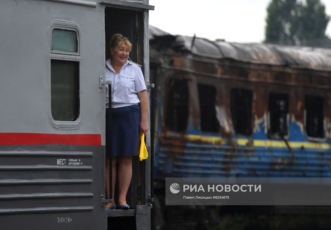 Первый после освобождения Мариуполя пассажирский поезд отправился в Волноваху