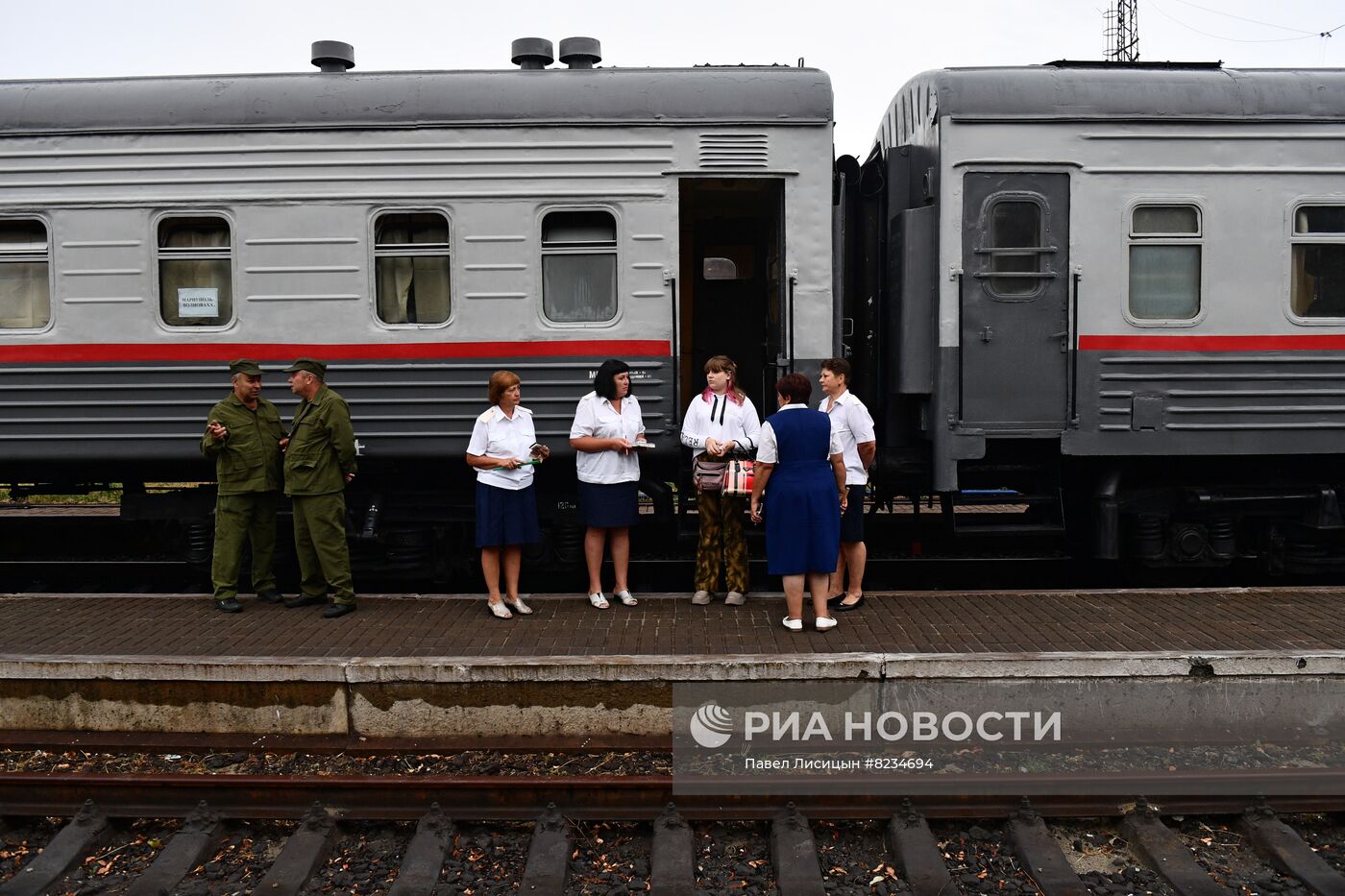 Первый после освобождения Мариуполя пассажирский поезд отправился в Волноваху