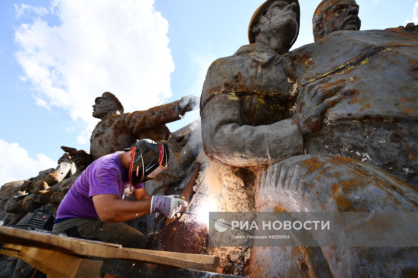 Реставрация мемориала "Саур-Могила" бригадами ВСК МО РФ