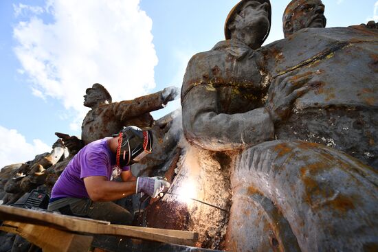 Реставрация мемориала "Саур-Могила" бригадами ВСК МО РФ