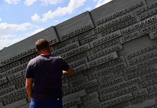 Реставрация мемориала "Саур-Могила" бригадами ВСК МО РФ