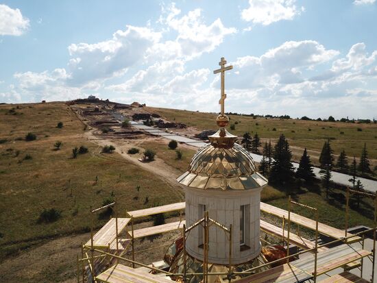 Реставрация мемориала "Саур-Могила" бригадами ВСК МО РФ