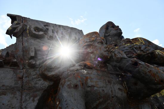 Реставрация мемориала "Саур-Могила" бригадами ВСК МО РФ