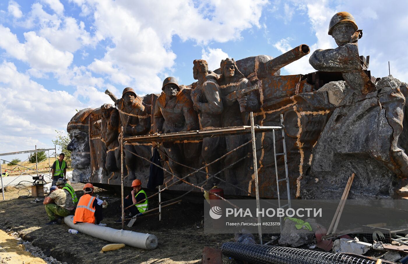 Реставрация мемориала "Саур-Могила" бригадами ВСК МО РФ